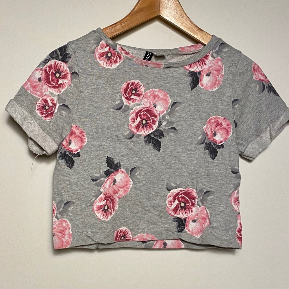 Gray floral crop top